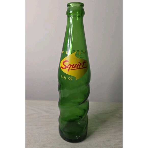 Squirt 10oz Twisted Soda Pop Cola Bottle Vintage Green Glass - Picture 1 of 2